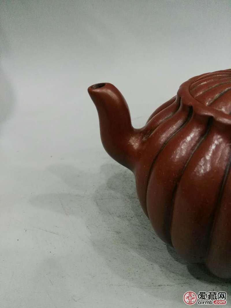 早期紫砂壶一把。底款顾景舟。细