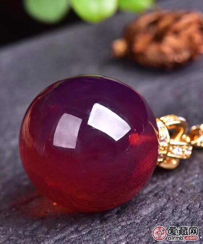 紫罗兰蓝珀“?皇冠”吊坠，蓝珀