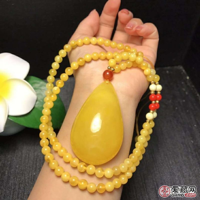 
<br />蜜蜡吊坠搭配 精