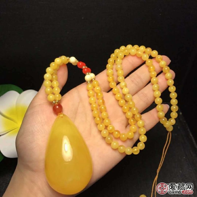 
<br />蜜蜡吊坠搭配 精