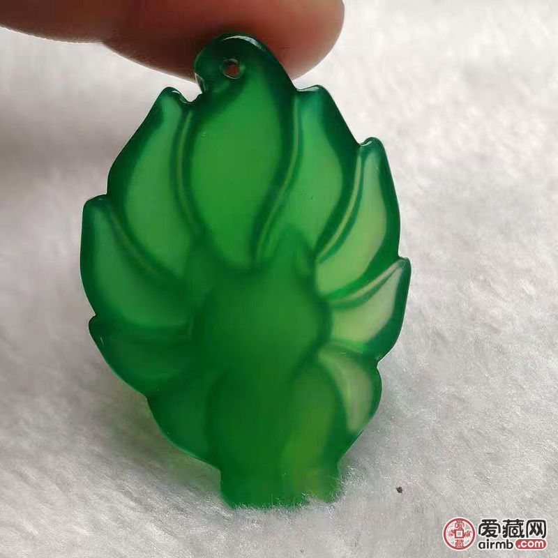 天然绿玉髓九尾狐吊坠玛瑙狐狸玉