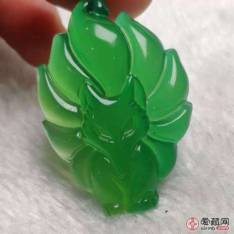 天然绿玉髓九尾狐吊坠玛瑙狐狸玉