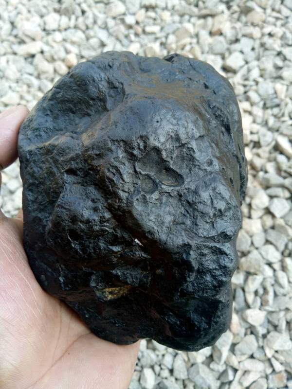 西北非石铁陨石弱磁性16千克左右赠送鉴定数据