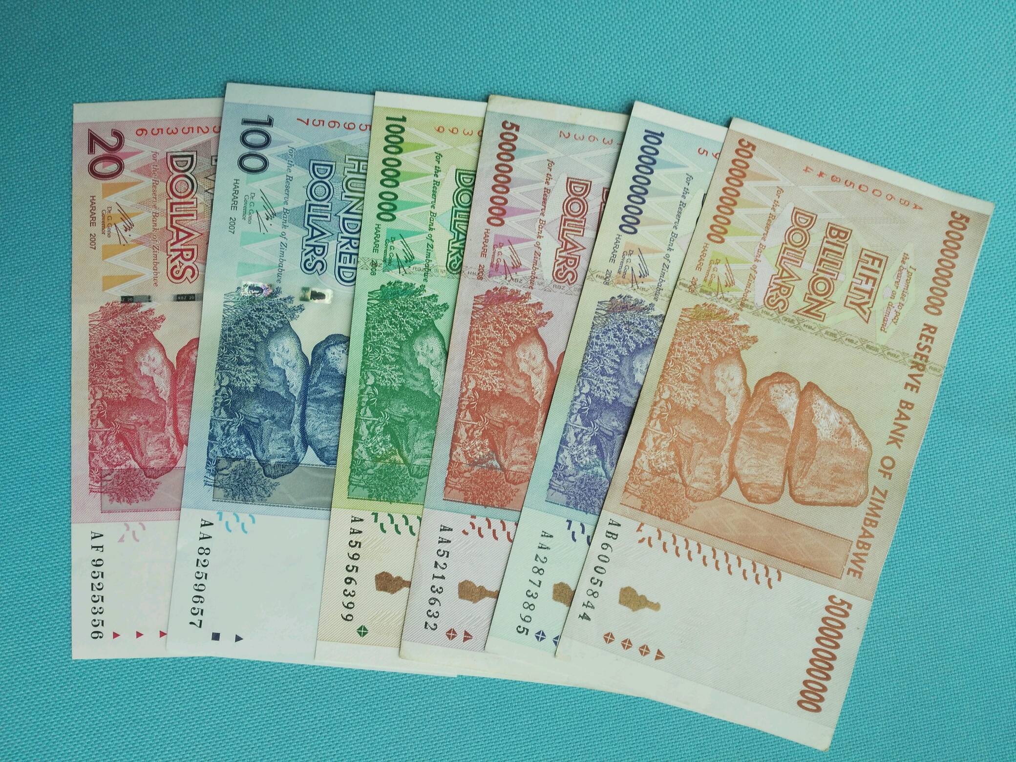 币——一百万亿和五百万亿津巴布韦发行了世界上最大面值的货币
