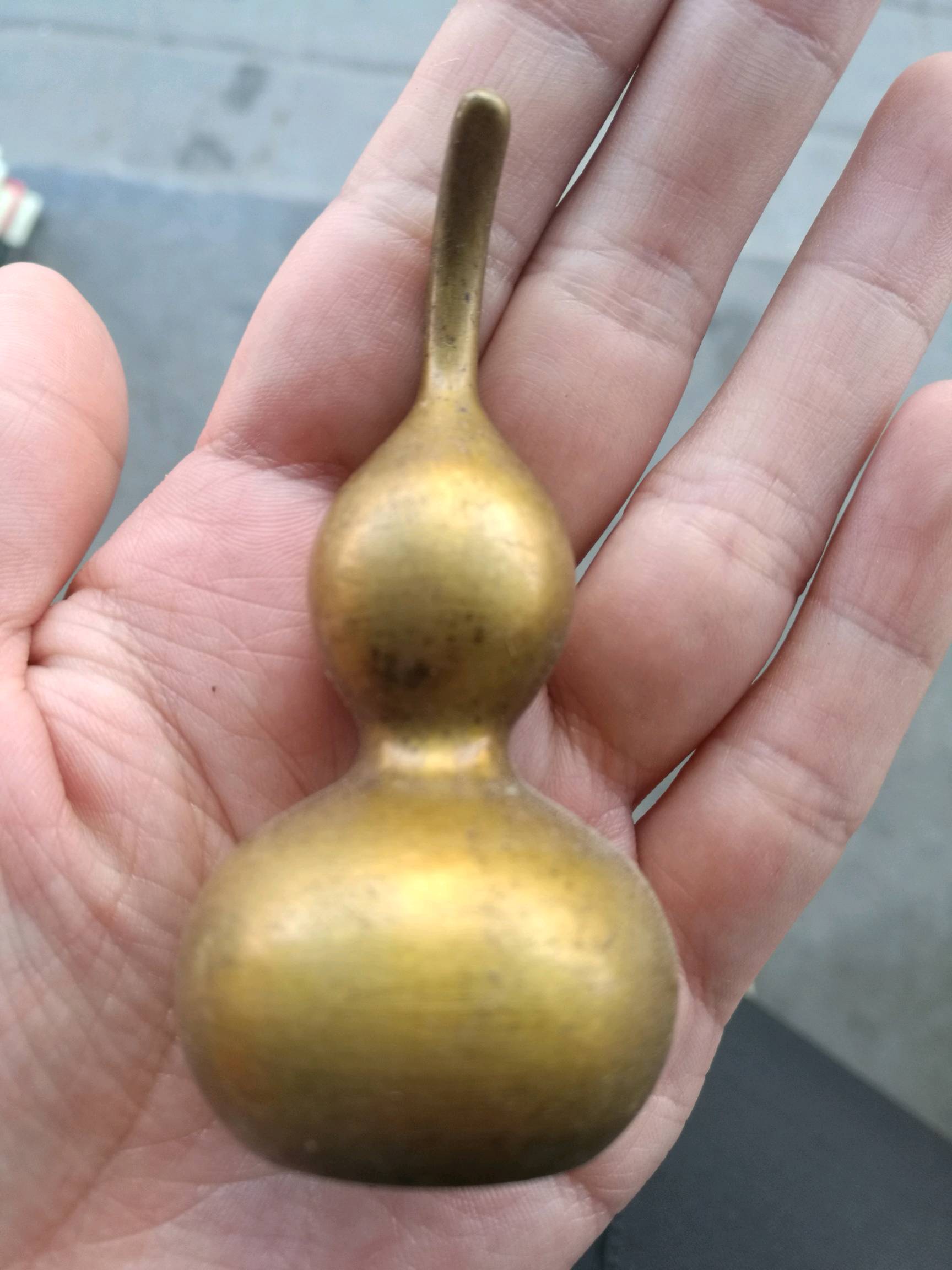 宝贝名称铜制葫芦小把件尺寸长7cm品相如图