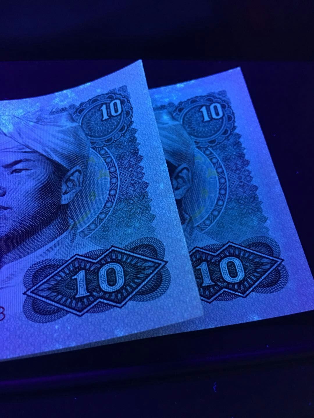 放漏热门荧光8010白钻,wa