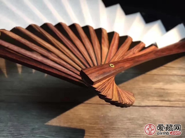 印尼大叶黄花梨扇子，尺寸：十寸
