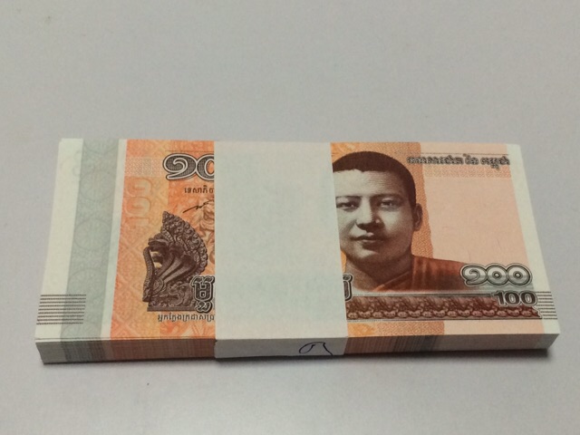 柬埔寨100元.全新原刀的.一