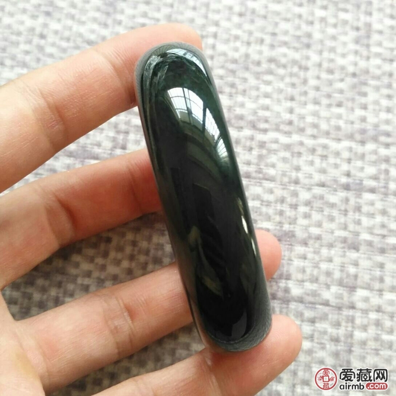 放漏了，保真正品新疆和田玉手镯