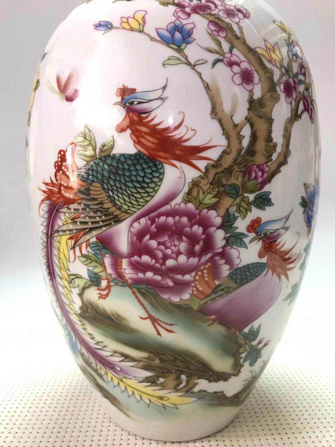 粉彩瓷祥凤来仪图纹冬瓜瓶高298cm口82cm