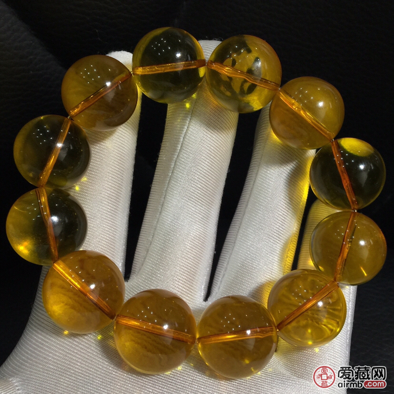 天然琥珀<br />样式：手串