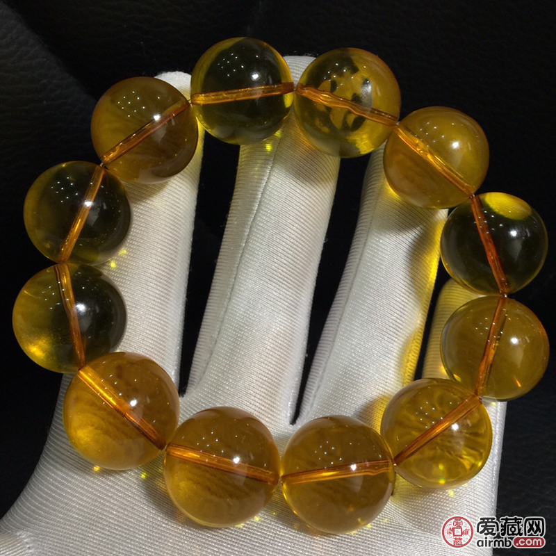 天然琥珀<br />样式：手串