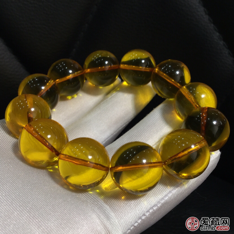 天然琥珀<br />样式：手串