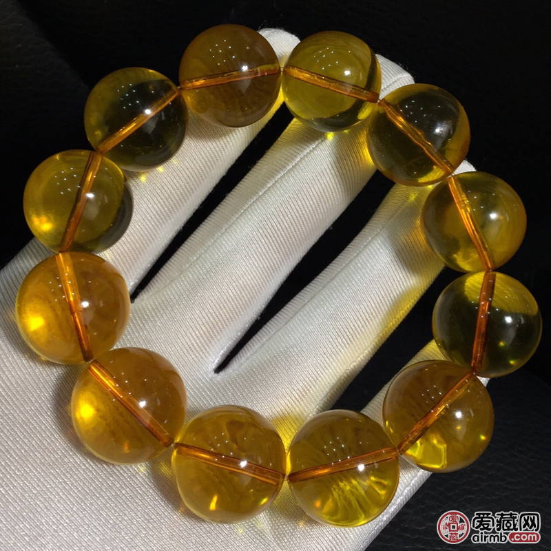 天然琥珀<br />样式：手串