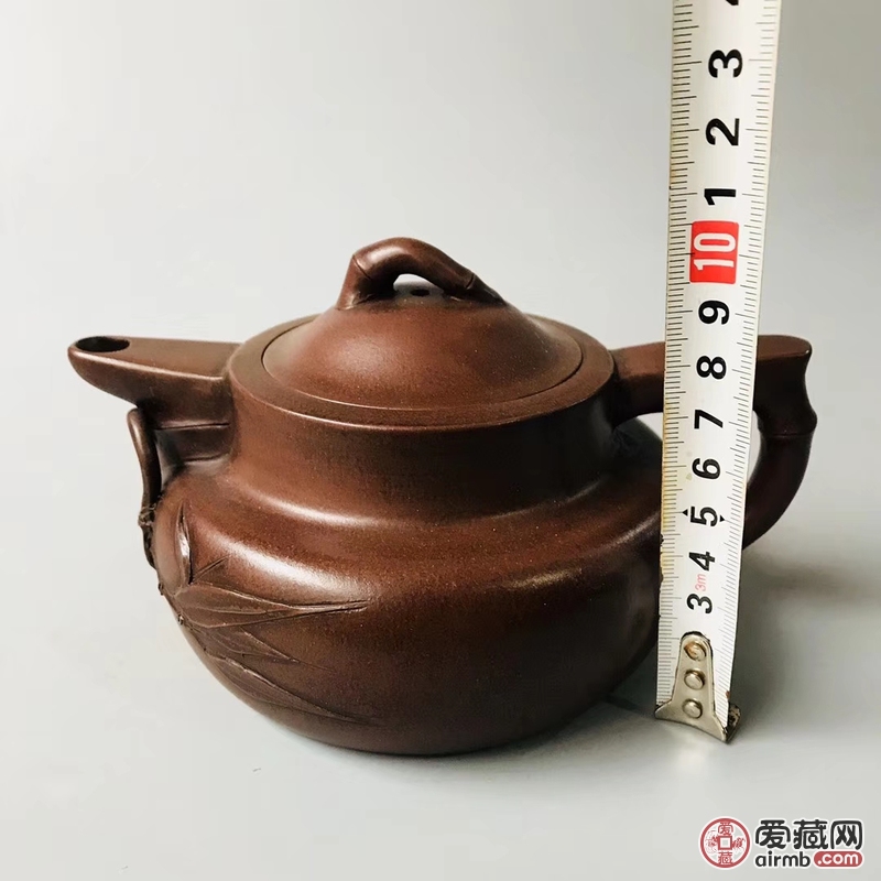 紫砂壶   作者：顾景舟 材质