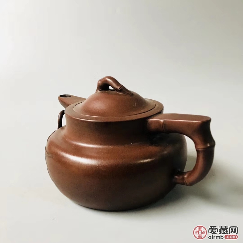 紫砂壶   作者：顾景舟 材质
