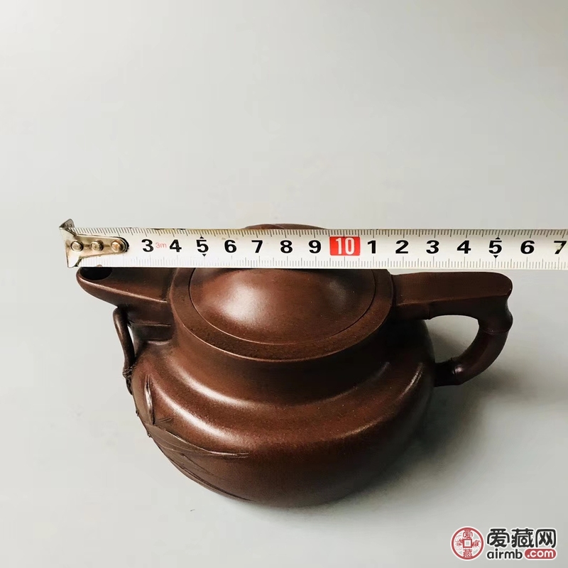 紫砂壶   作者：顾景舟 材质