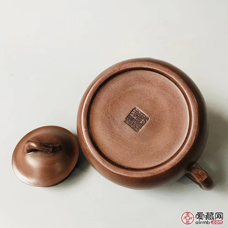 紫砂壶   作者：顾景舟 材质