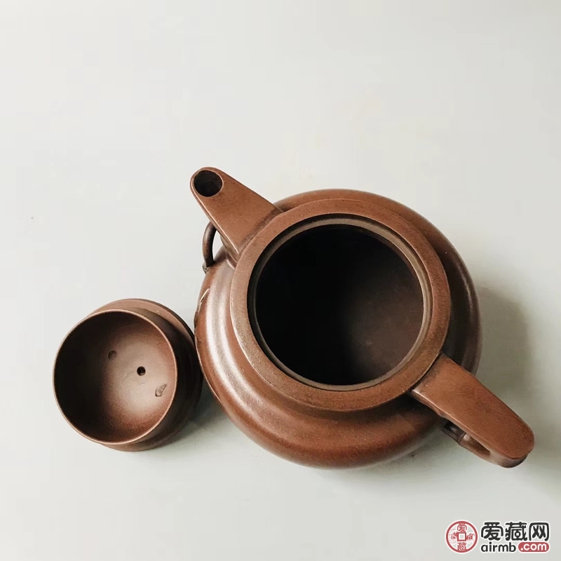 紫砂壶   作者：顾景舟 材质