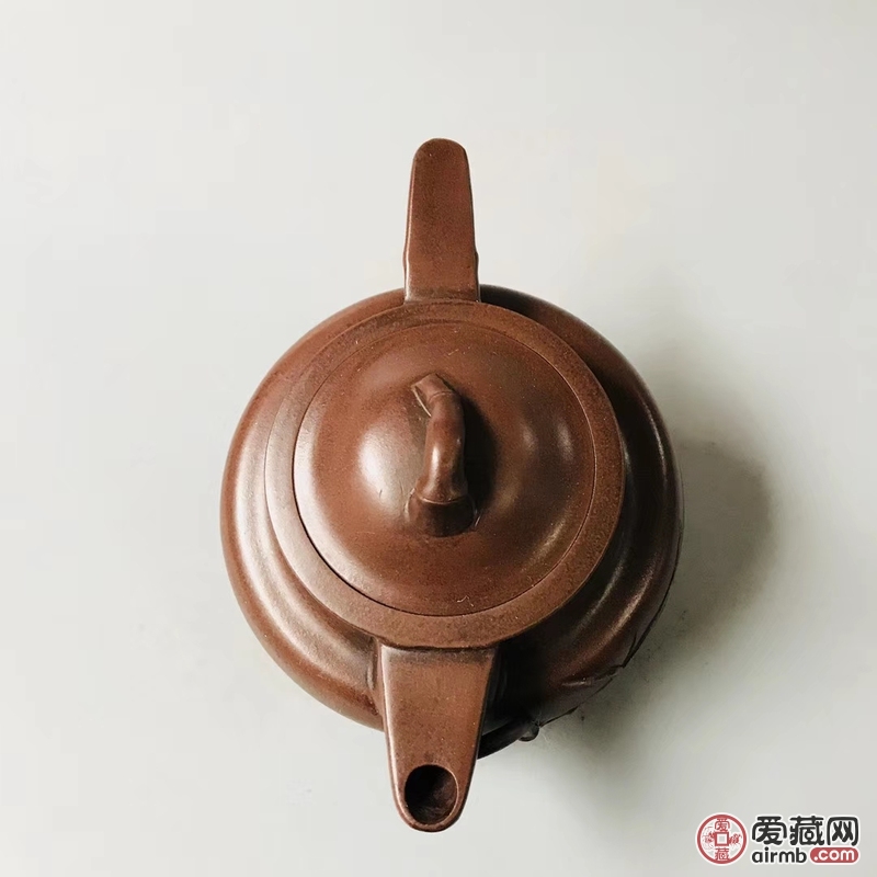 紫砂壶   作者：顾景舟 材质