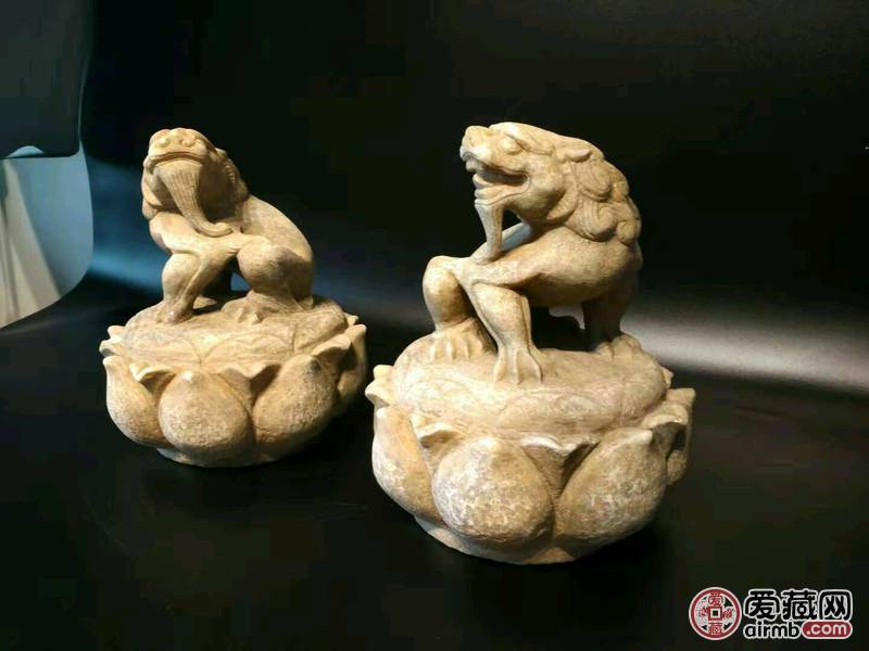 清代汗白玉貔貅一对，包浆浓厚，