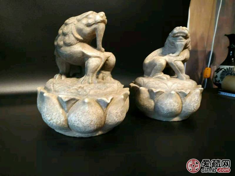 清代汗白玉貔貅一对，包浆浓厚，