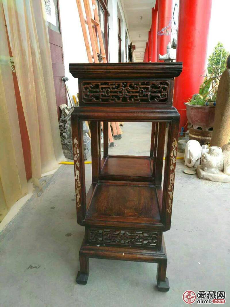 草花梨花镶嵌花几一对，品相一流
