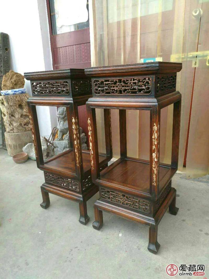 草花梨花镶嵌花几一对，品相一流