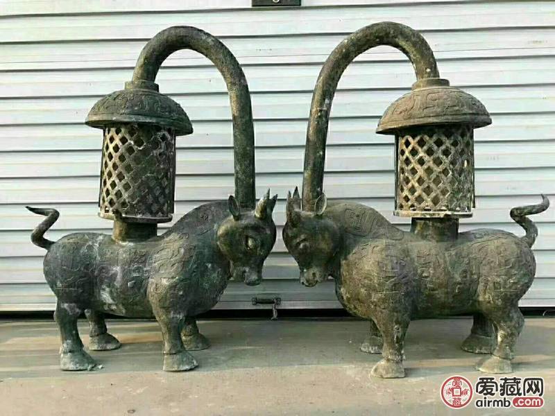 青铜牛灯一对，保存完好，青铜精