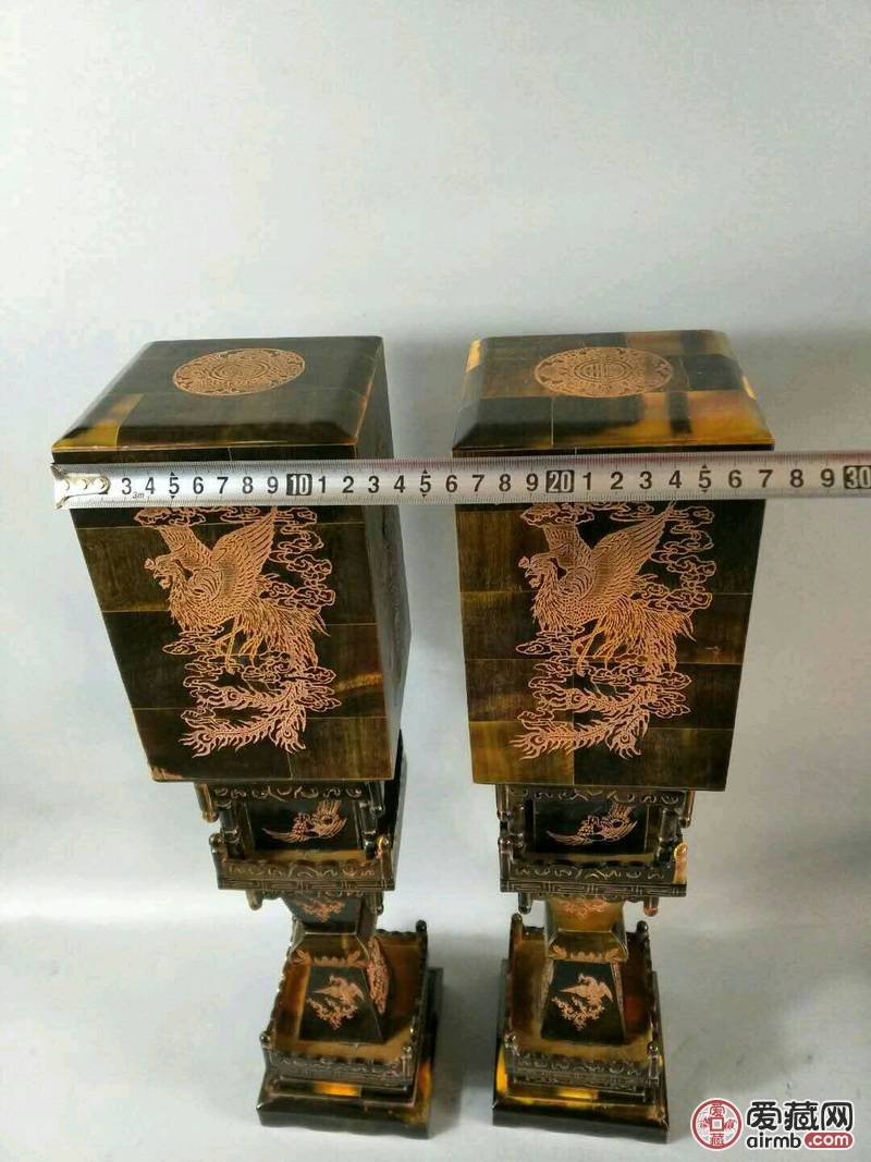 犀牛角宫灯一对，纯手工雕刻，雕