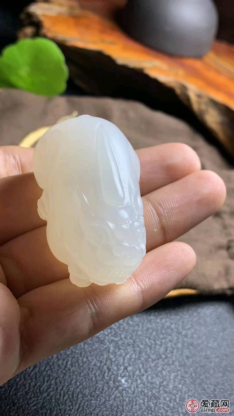 高冰透玉化砗磲招财貔貅挂件，小