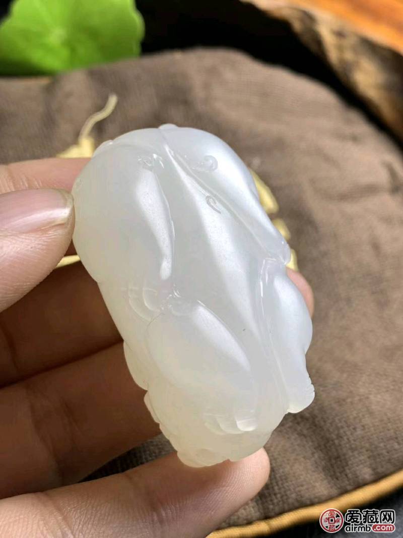 高冰透玉化砗磲招财貔貅挂件，小