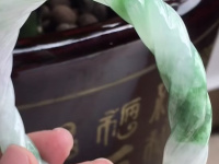 菠菜绿玻璃种翡翠手镯价格