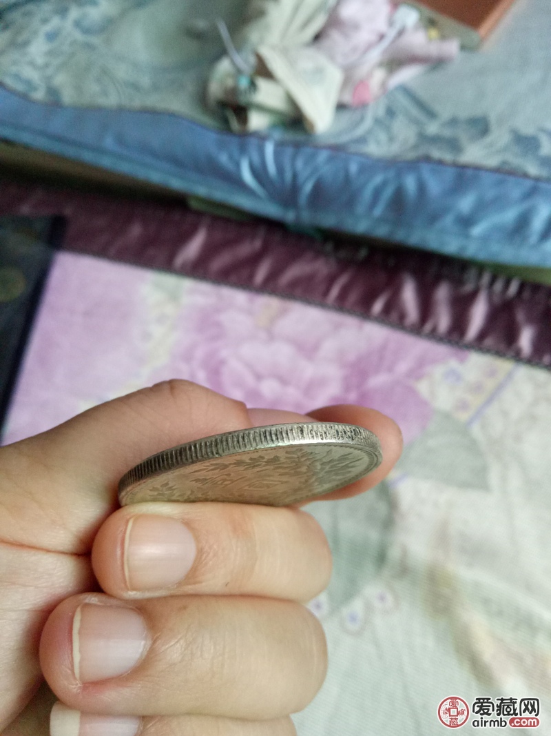 老师帮我看一下真假