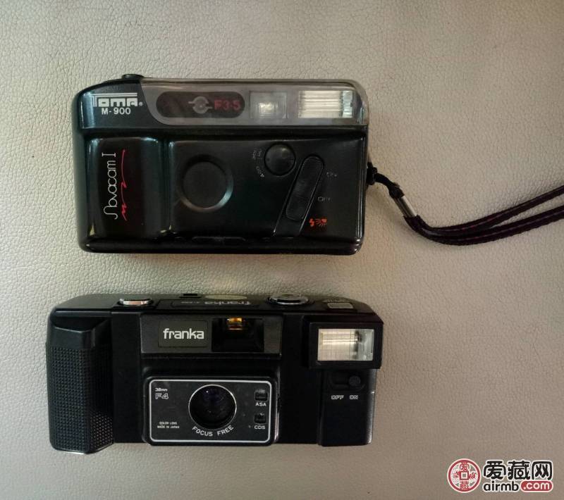 旧照相机两个，当配件。