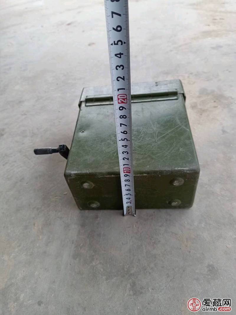 文革时期老军用手摇电话机一台，