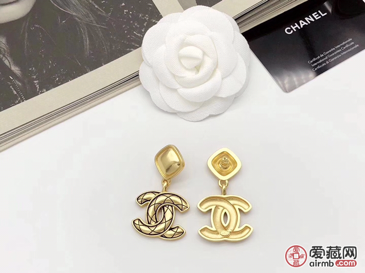 香奈儿专柜正品代购耳钉，全新，