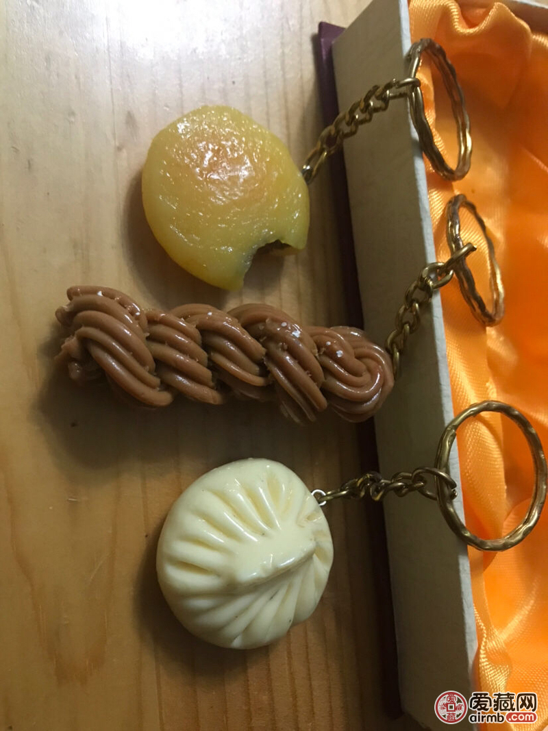 特色工艺品。天津三绝是当地的美