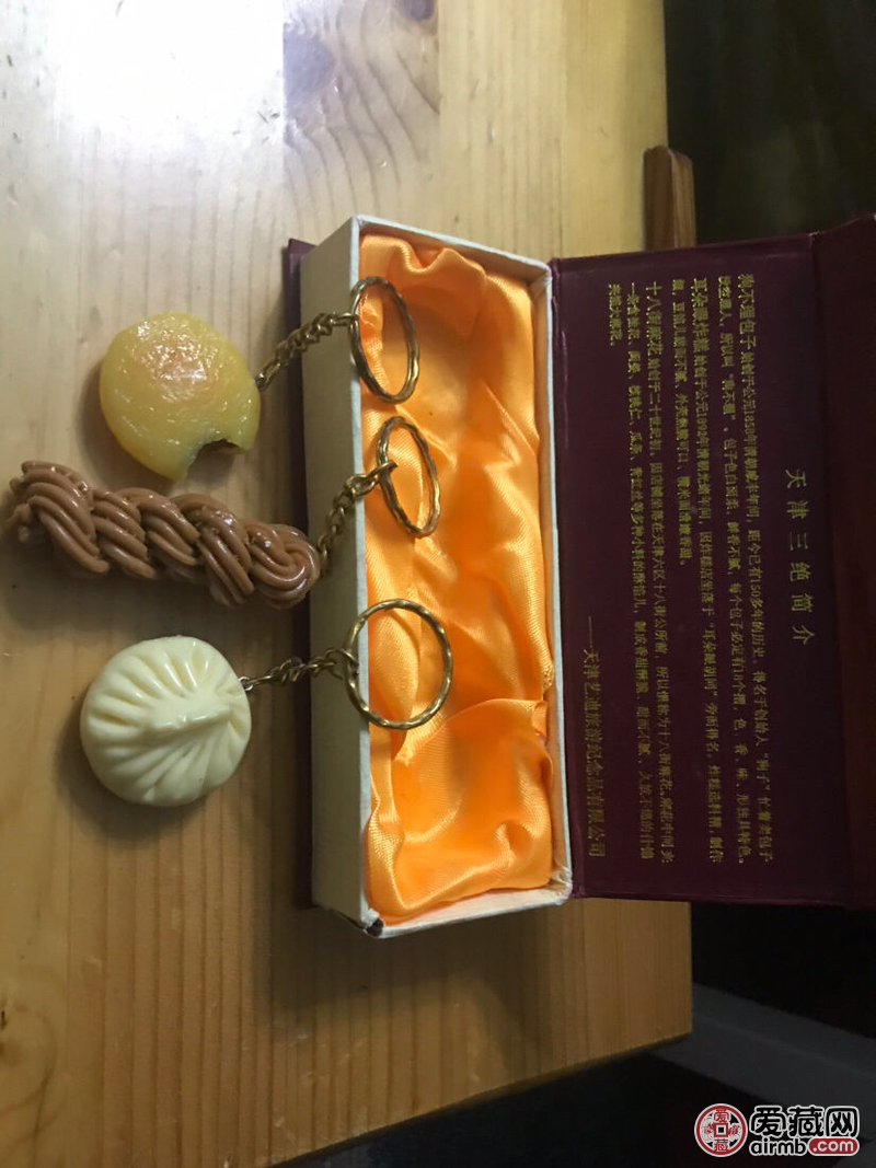 特色工艺品。天津三绝是当地的美