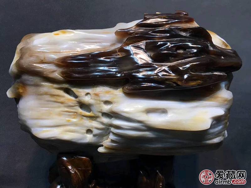 树化玉摆件，具有强大的磁场，对