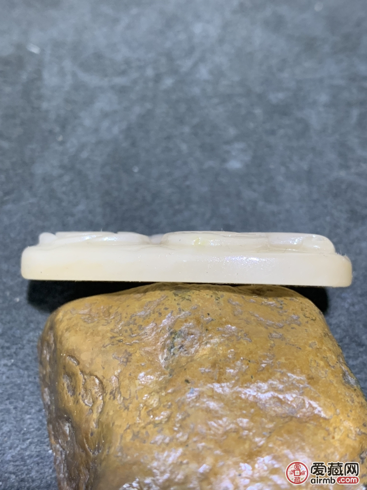精美黄龙玉雕刻牌子一块，点击头
