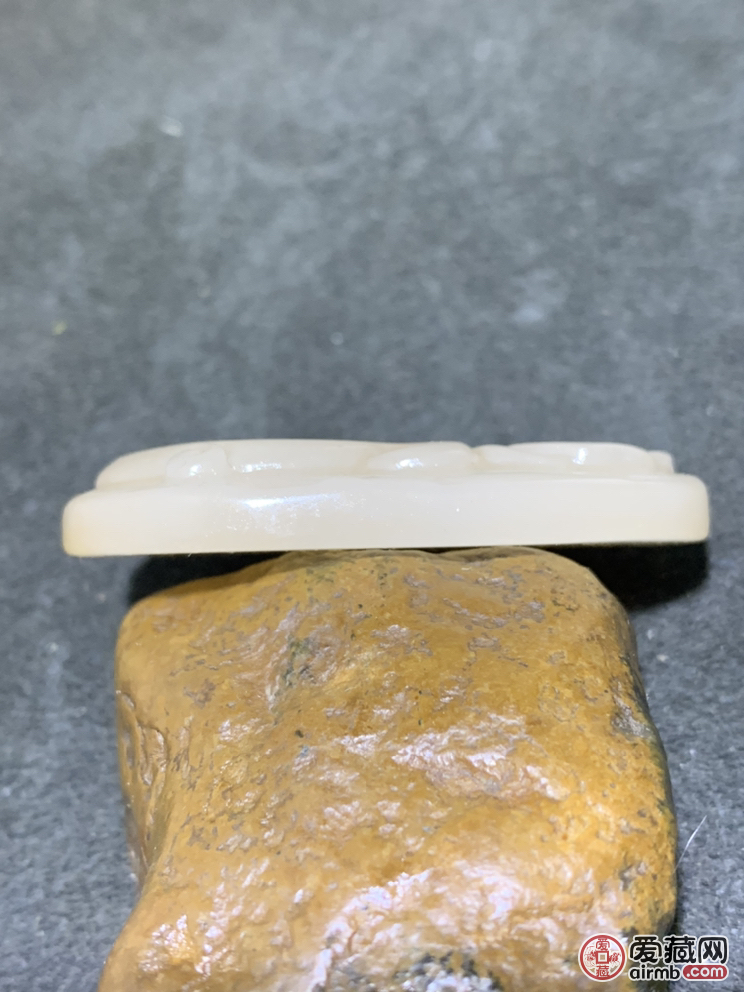 精美黄龙玉雕刻牌子一块，点击头