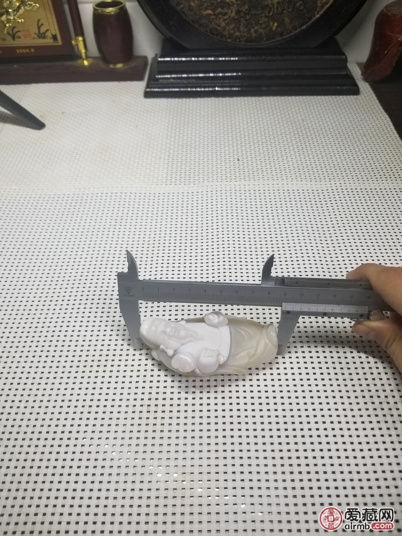 【拍品名称】俏色玛瑙手把件，（