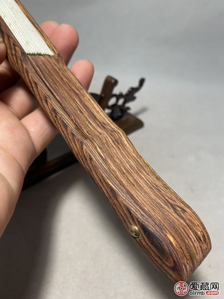 手绘《虾》黄花梨文玩折扇<br