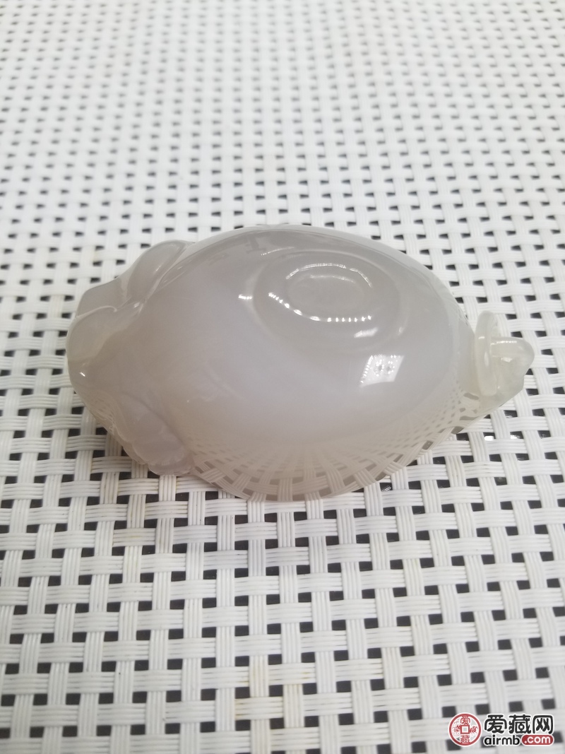 【拍品名称】俏色玛瑙兽首杯，小