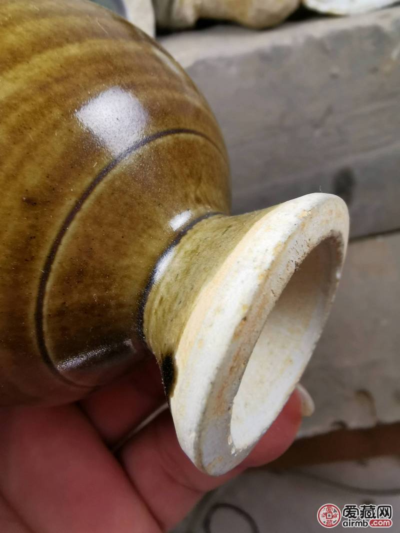 元，老窑高足杯，右面儿油润，包