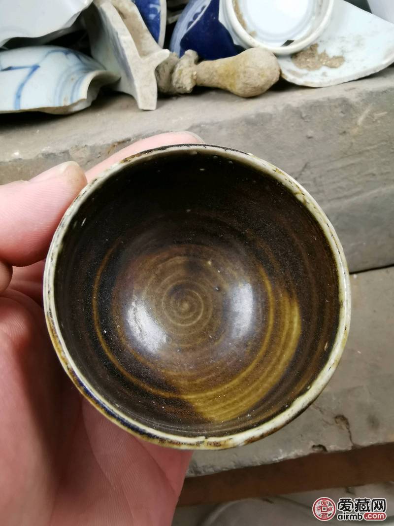 元，老窑高足杯，右面儿油润，包