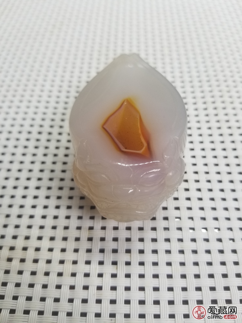 【拍品名称】俏色玛瑙兽首杯，小