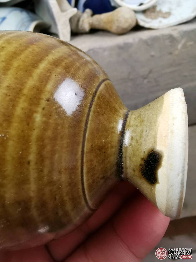 元，老窑高足杯，右面儿油润，包