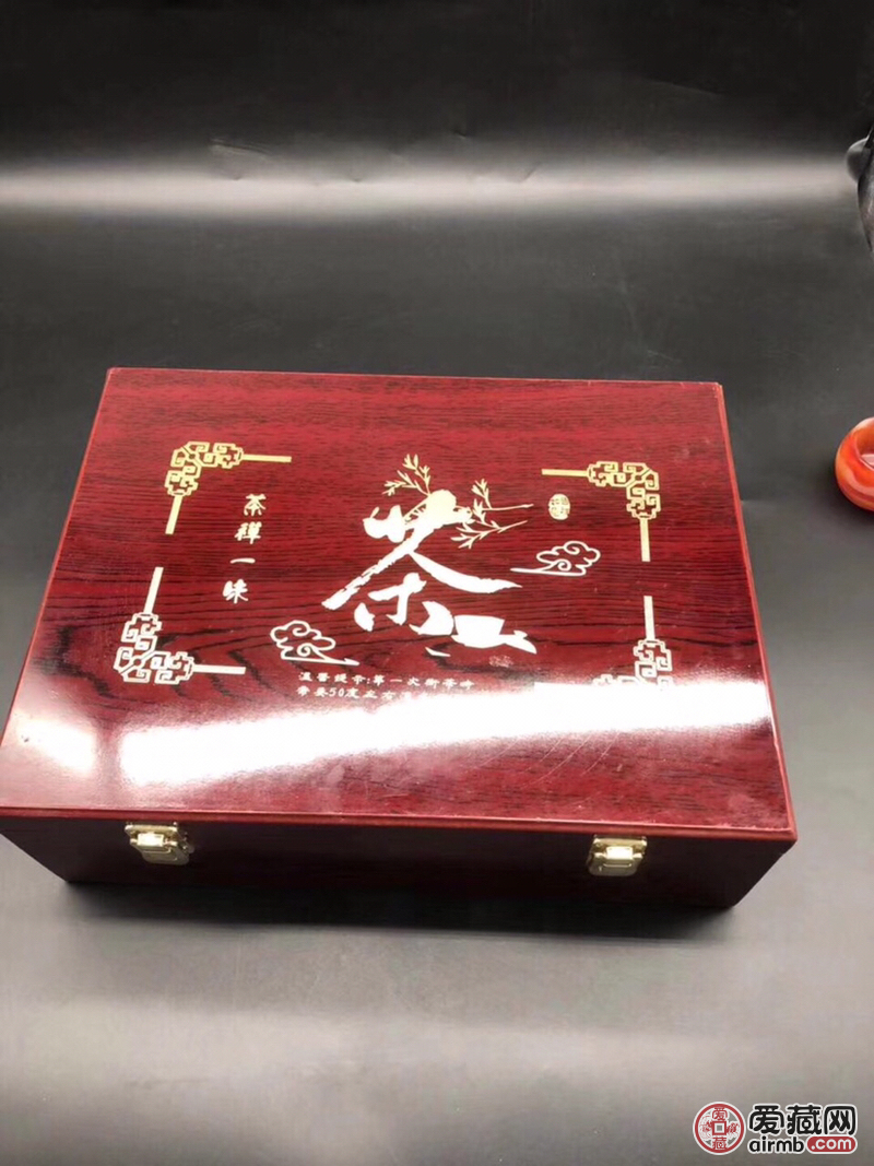 琉璃茶具套装，做工精湛，款式典